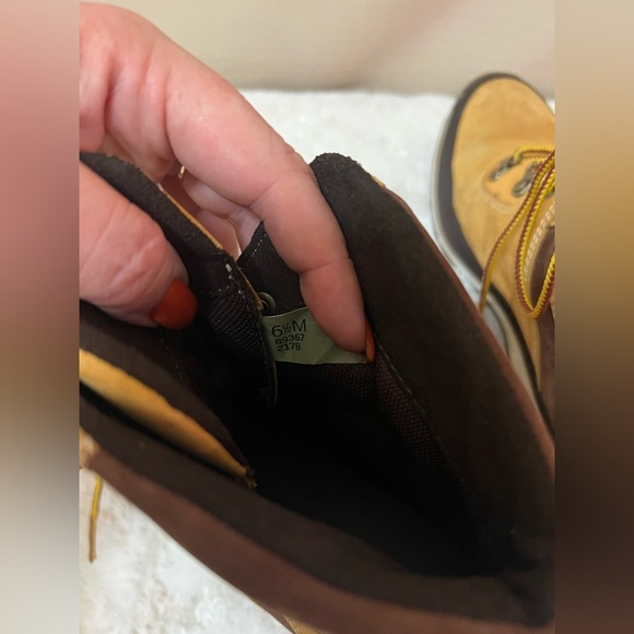 Timberland Women’s Vintage Waterproof Lace-Up Hiking Boots – Size 6.5 - Picture 5 of 5